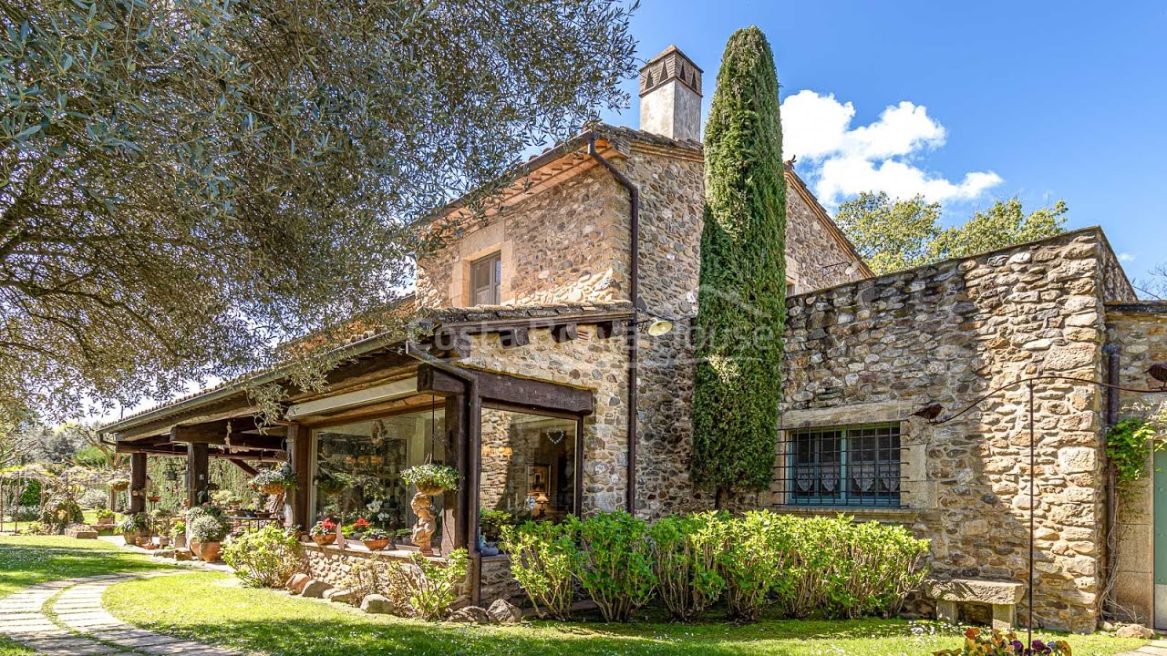 Masía de Lujo en Venta en Cruilles, Baix Empordà | Ref 6032