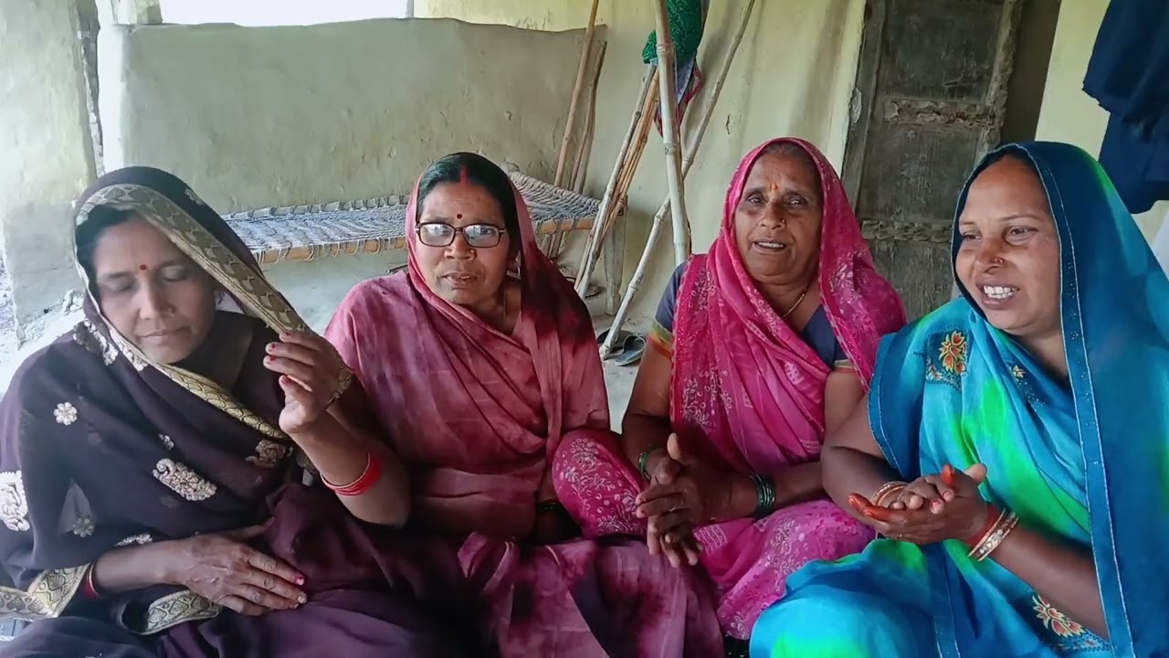 गांव की महिलाओं द्वारा भक्ति गीत को कैसे गया जाता है देखते हैं इस ब्लॉग में