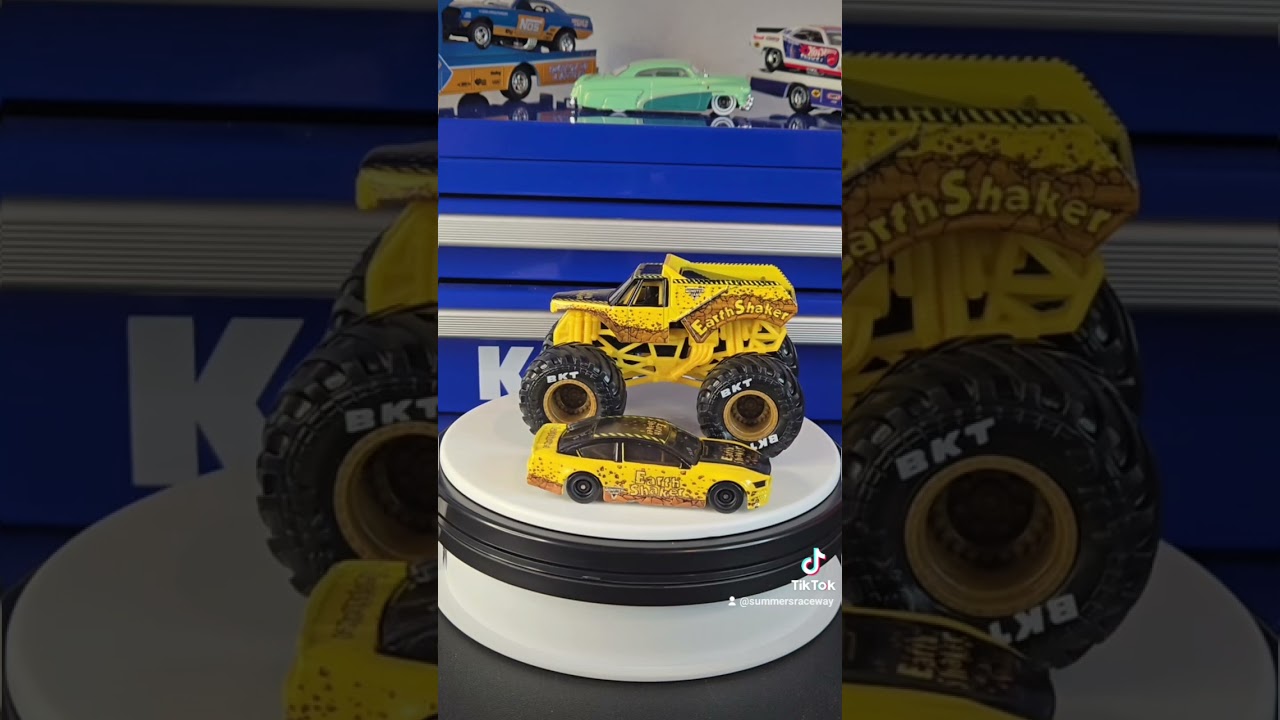 Earthshaker | Monster Jam Racecar 2 Pack (Series 5) #shorts #monsterjam #unboxingdiecast