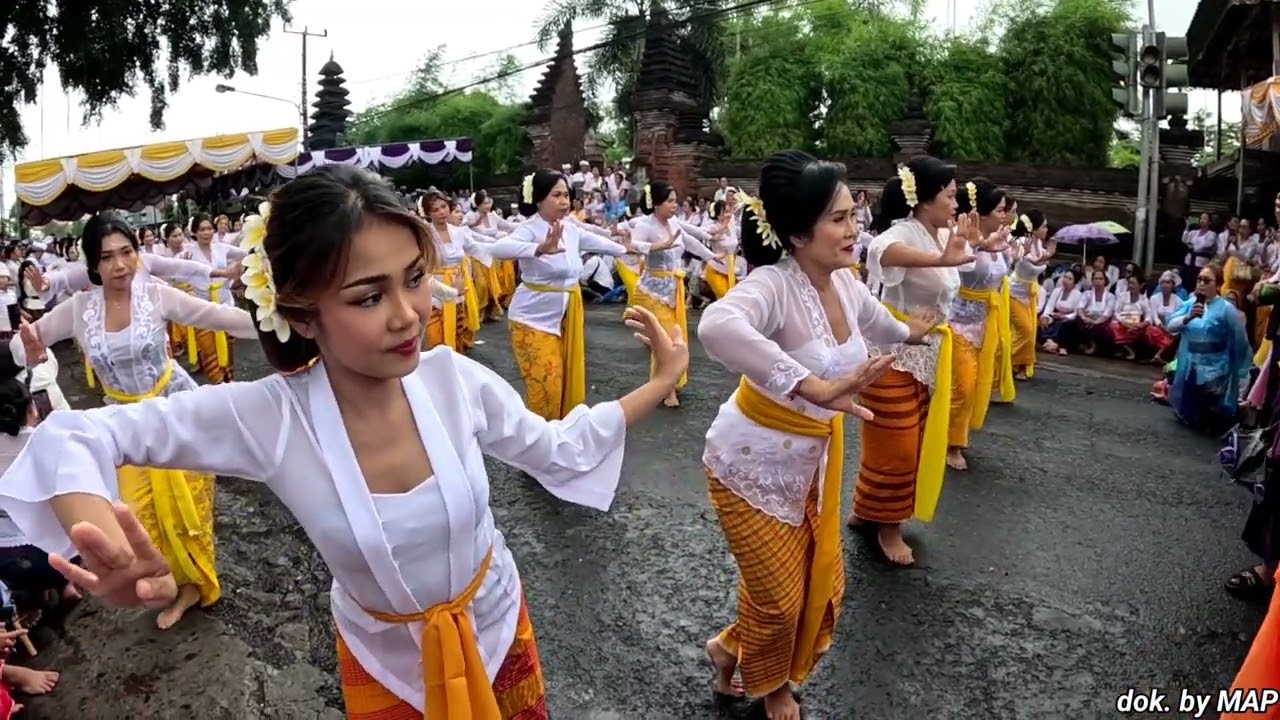 CARU NAWA GEMPANG DESA ADAT SIBANGGEDE