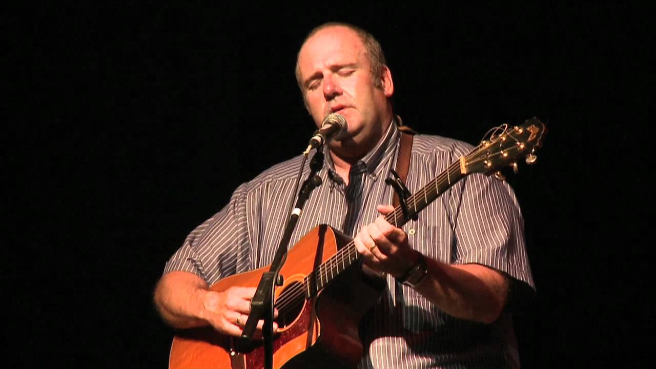 Don Stiffe sings 'Gossip': Traditional Irish Music from LiveTrad.com