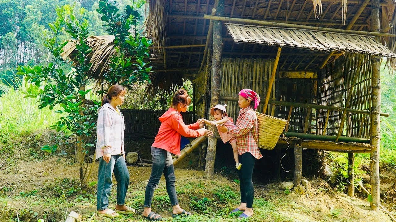 Poor Girl and Little Kid Harvest Corn—Suddenly the Kid’s Mom Shows Up to Take Her Back