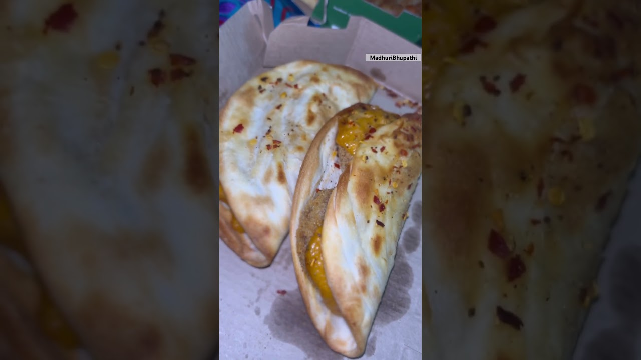 Late Night Cravings😋#dominospizza #viral #trending #ytshorts #pizzalover #latenightcravings