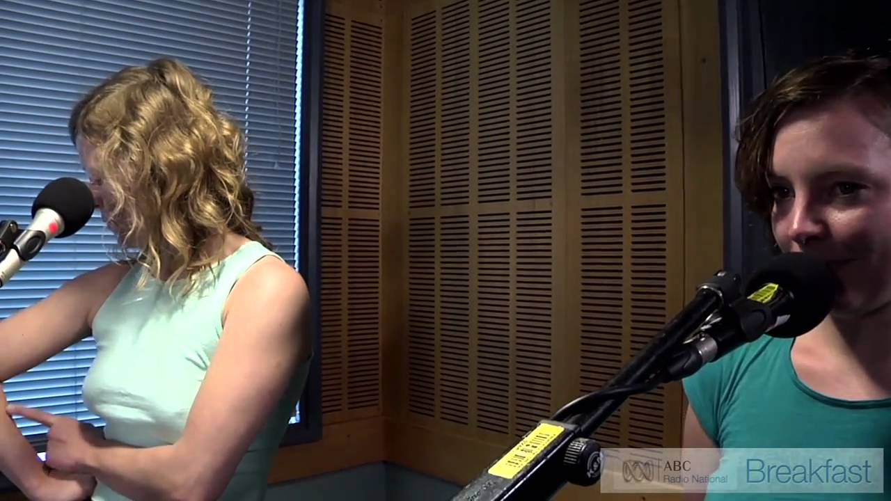 Mountain Man sing Honey Bee in Sydney [HD] - ABC Radio National Summer Breakfast