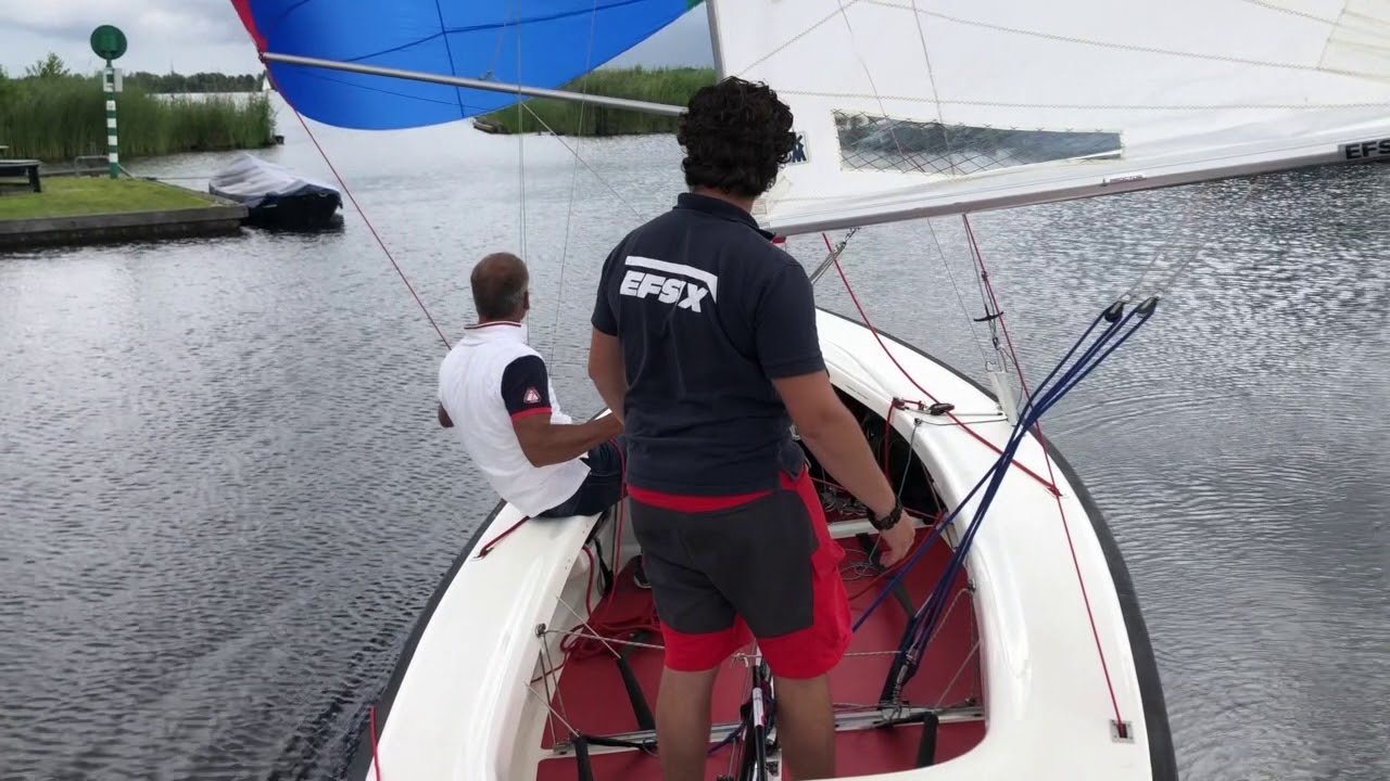 Efsix instructiefilm loef hijsen spinaker