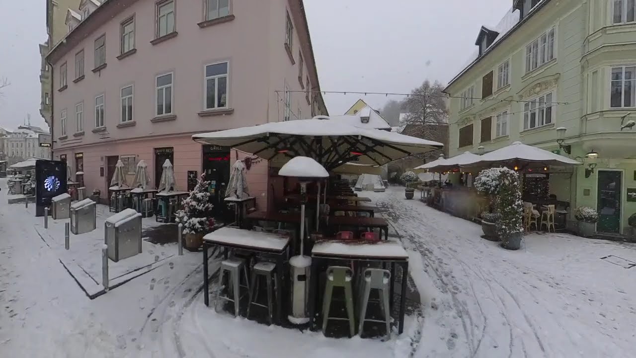 Snowy Walk Along the Ljubljanica River ❄️🎄 | Ljubljana Christmas | Insta360 X3 (Reframed)
