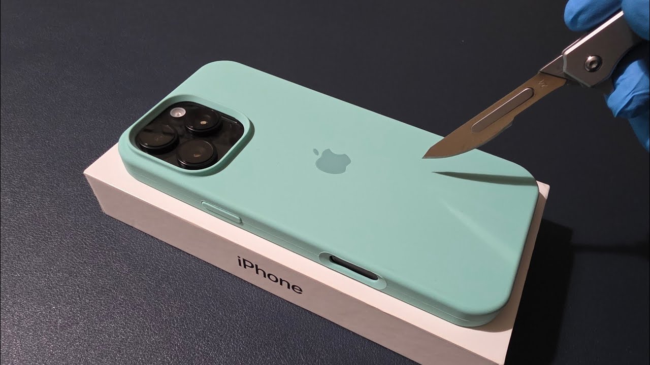 iPhone 16 Pro Max with a Silicon Case Mint Green - ASMR