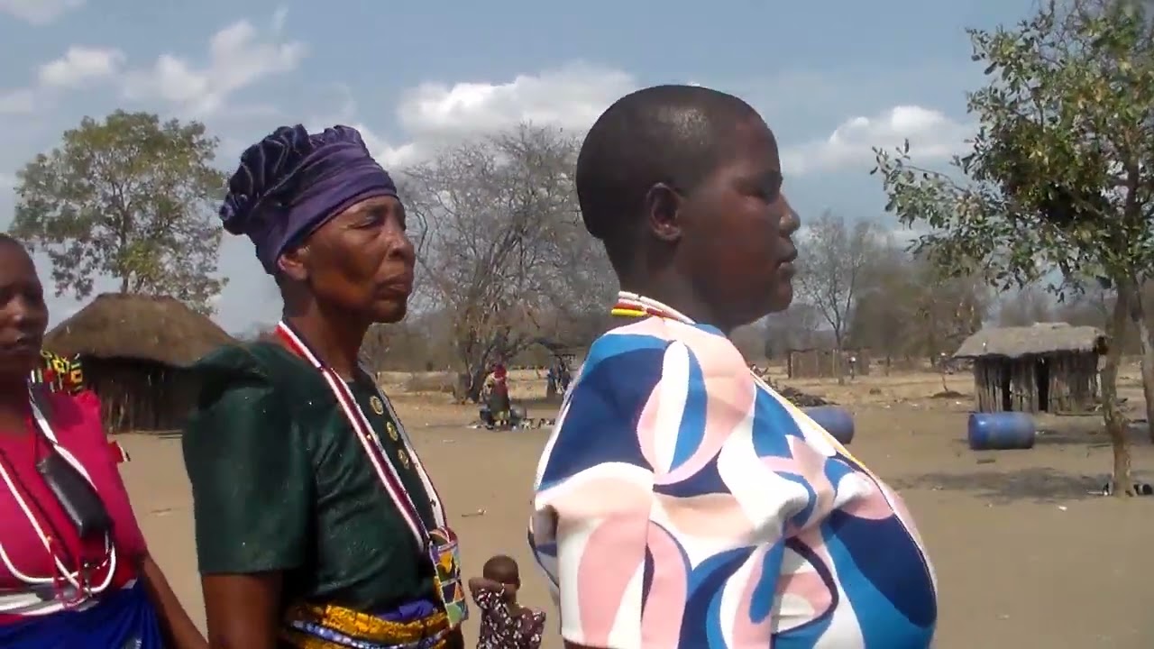 PAPAA MAKOLOKOLO HARUSI YA NGOLO SOSOMA OFFICIAL VIDEO