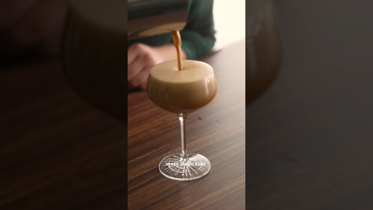 This is how you make the best espresso martini #coffee #cocktail #drink #recipe