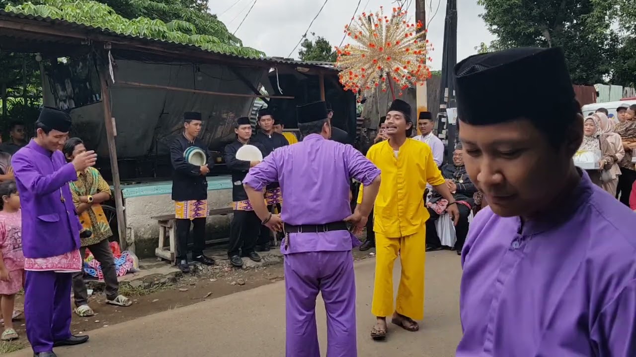 PALANG PINTU SANGGAR KEMBANG KELAPA DI PETUKANGAN