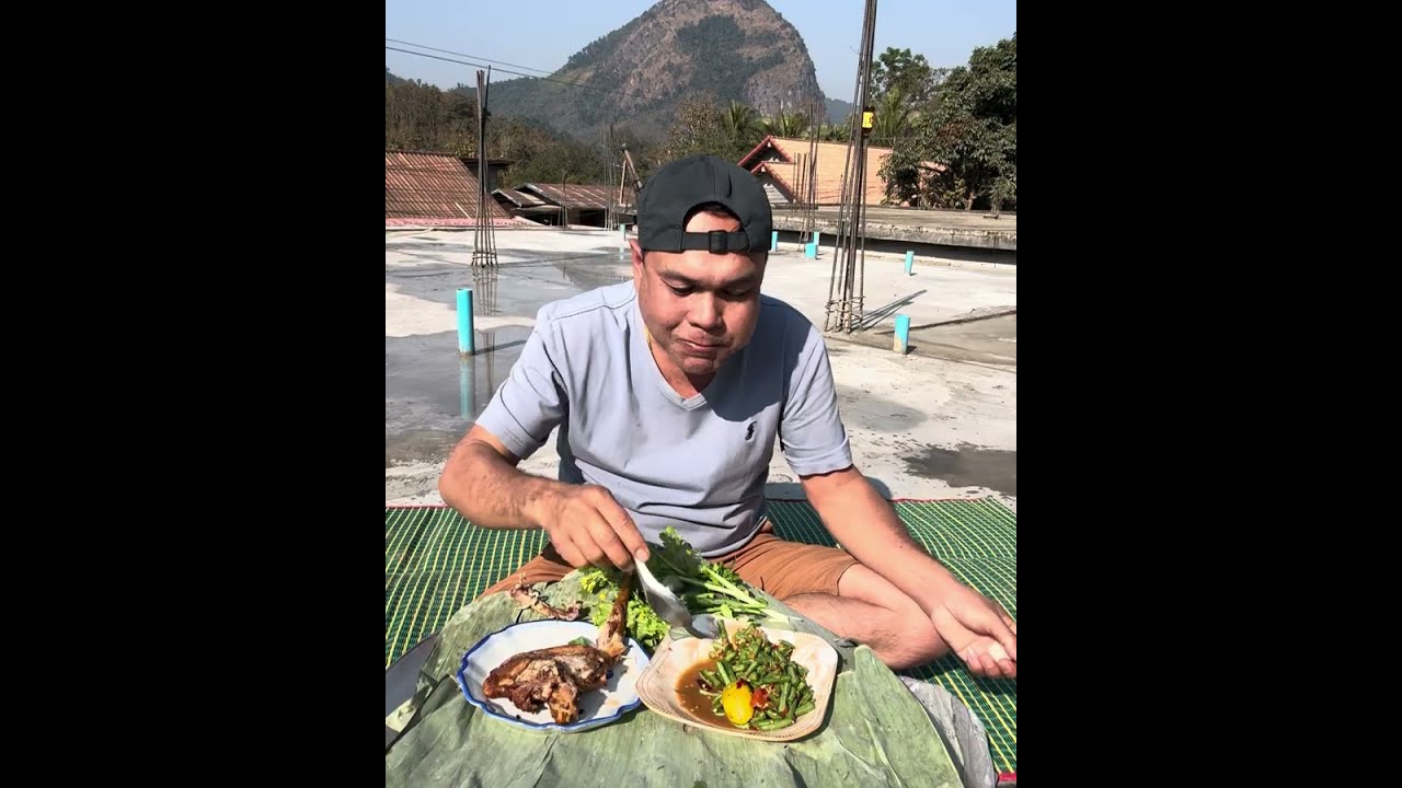 ปี้งขาไก่ตำถั่ว/ປີ້ງຂາໄກ່ຕຳຖົ່ວ.