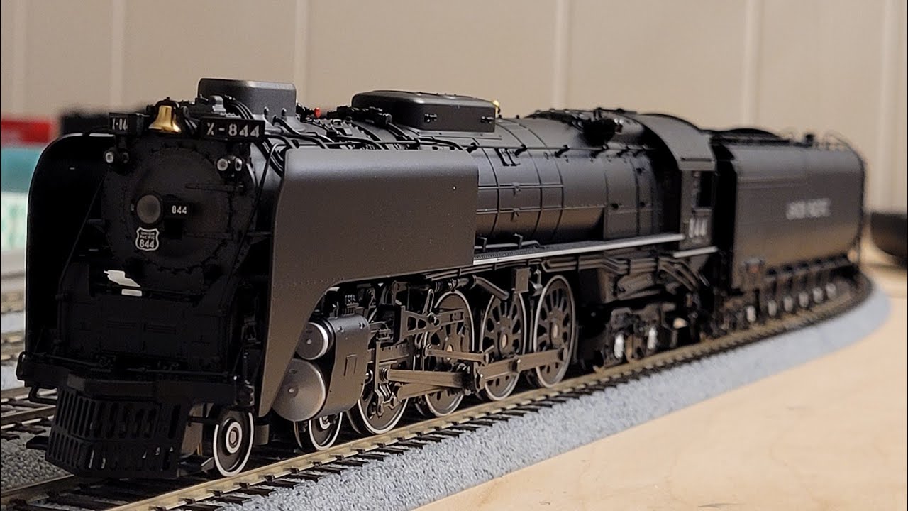 Broadway Limited Paragon 4 Union Pacific FEF-3 #844 Review Part 1