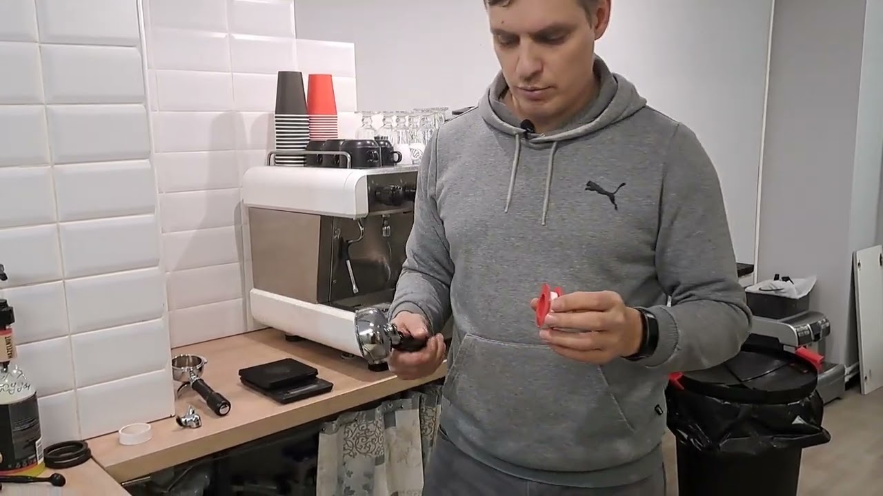Nuova Simonelli как зафиксировать носик холдера
