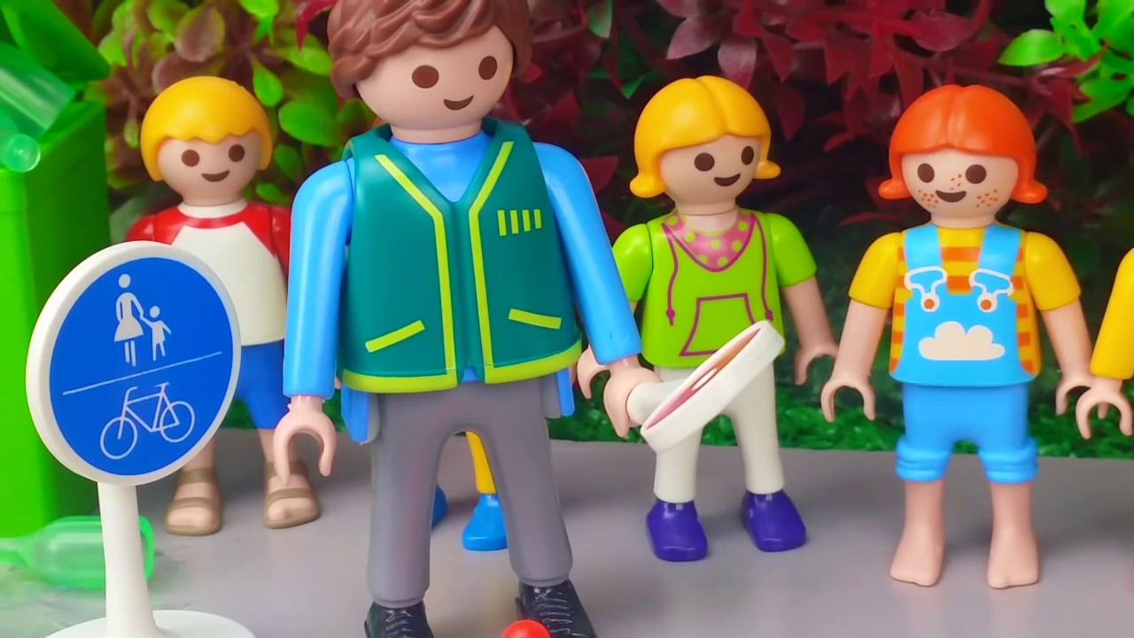 PLAYMOBIL# 30 Sofía tiene clase de educación vial en el colegio