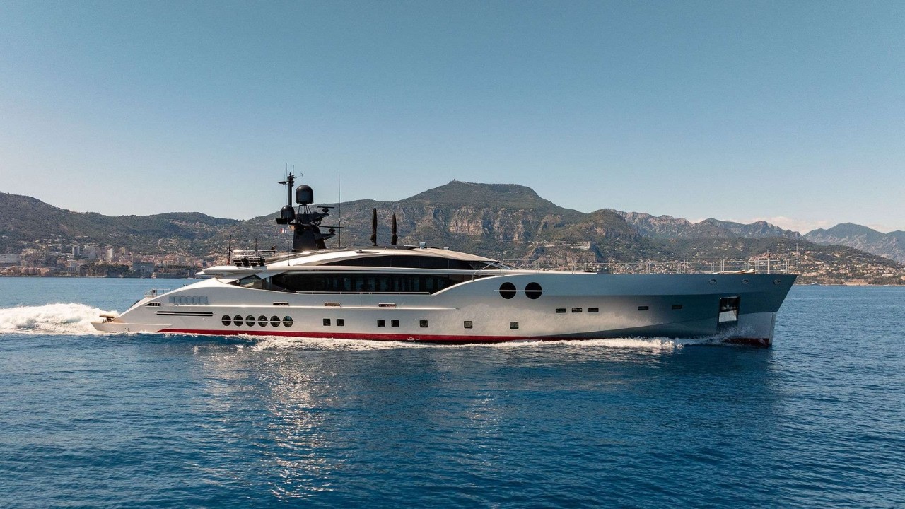 Motor Yacht DB9 - Italy