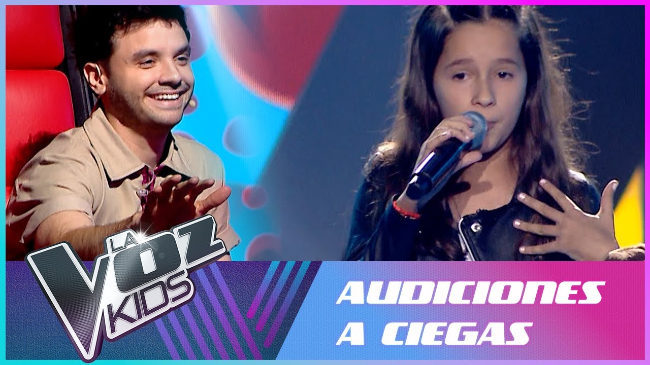 Emilia Rodríguez canta 
