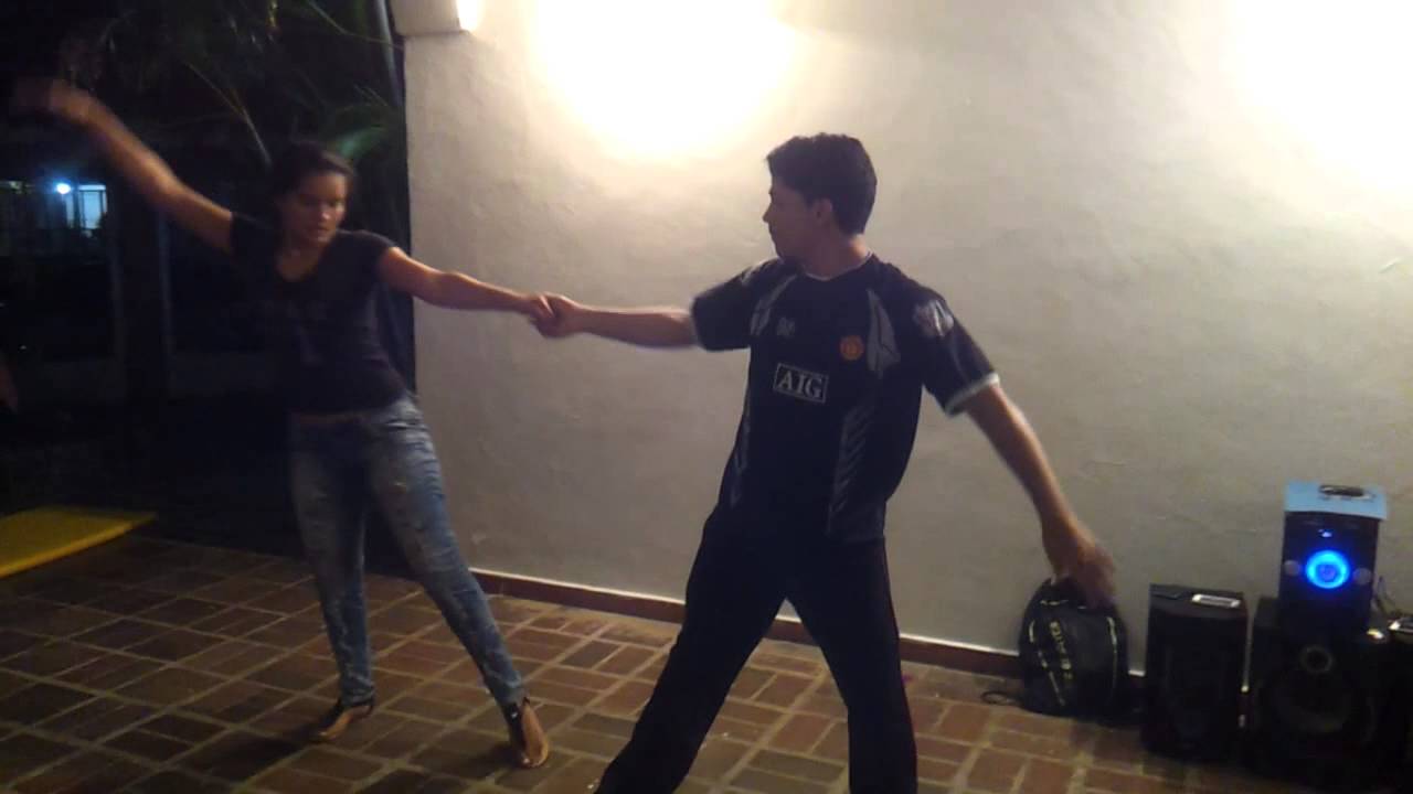 Academia de Salsa FL cargadas 2do nivel y nivel avanzado