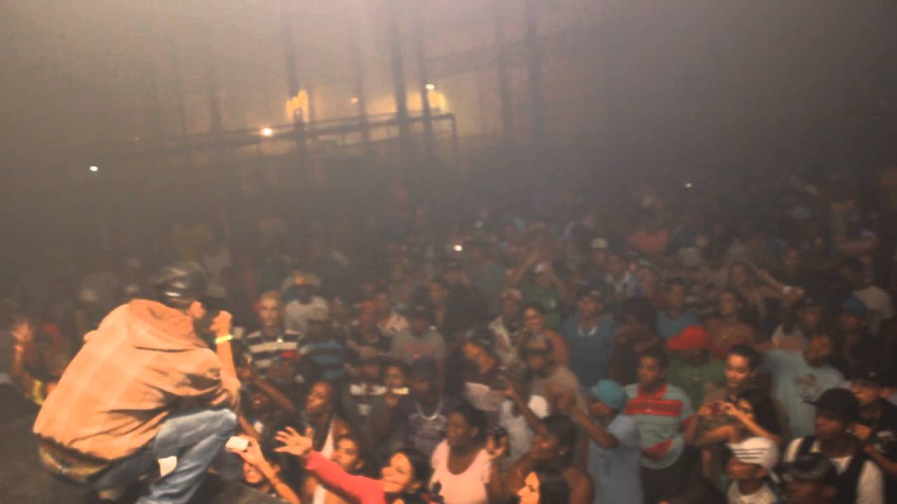 MC Jhon Jhon - Um Amor Diferente (Ao Vivo Na Vilarinho) FILIPE PRODUÇÕES