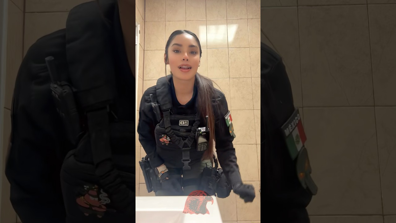 🥰 Beautiful Policewoman