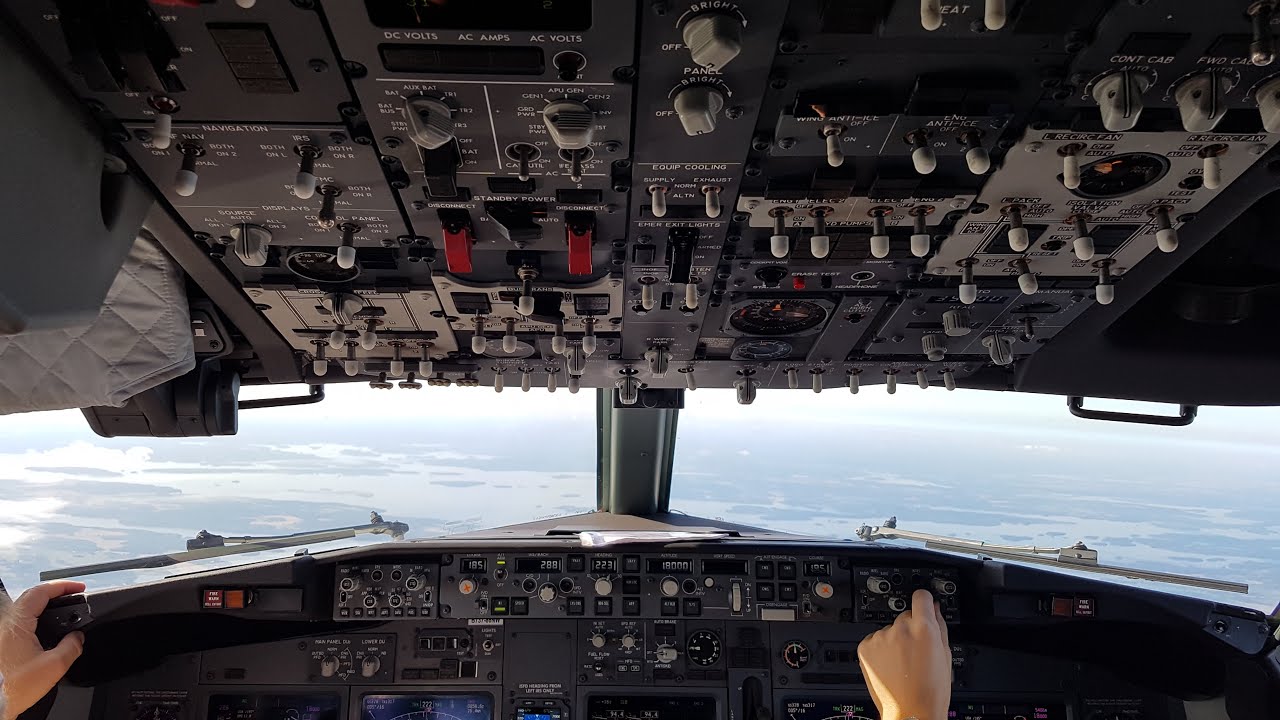 Cockpit View - Landing at Paris CDG - Jumpseat 