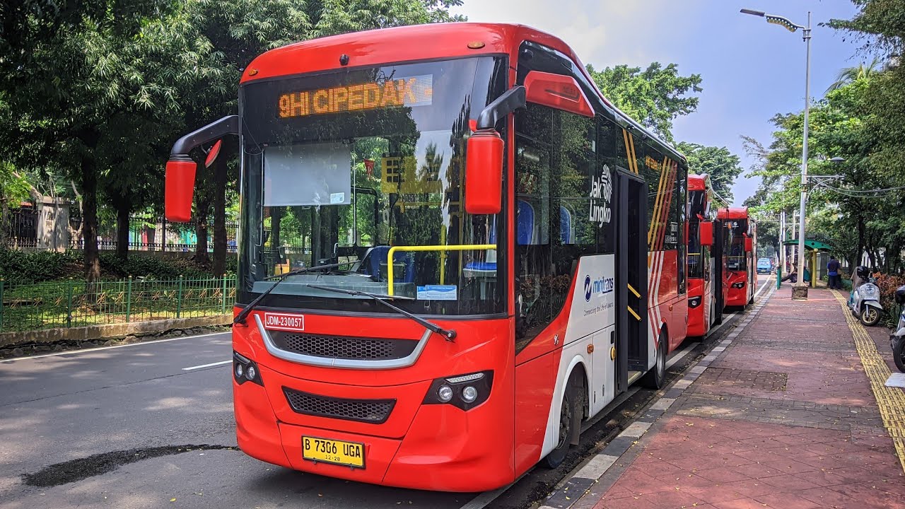 Bus Medium Melewati Jalan Kecil || Transjakarta Minitrans Koridor 9H (Pasar Minggu-Cipedak)