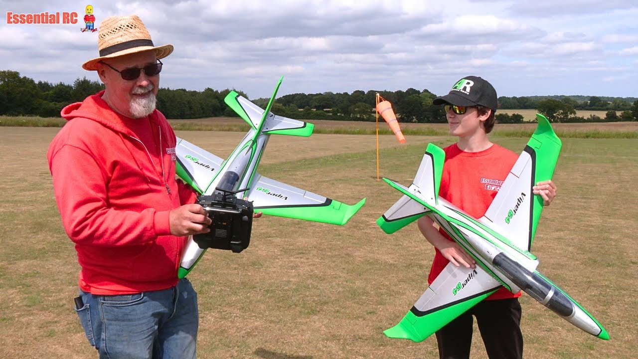 FIRST ATTEMPT ! Flying formation with the H-King Viper 64 EDF Jet