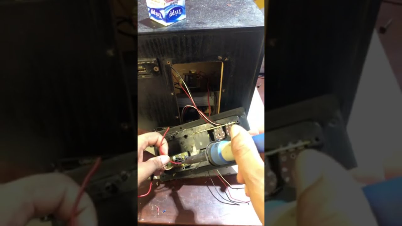 Arjunbk01 is live doing home theatre repair work