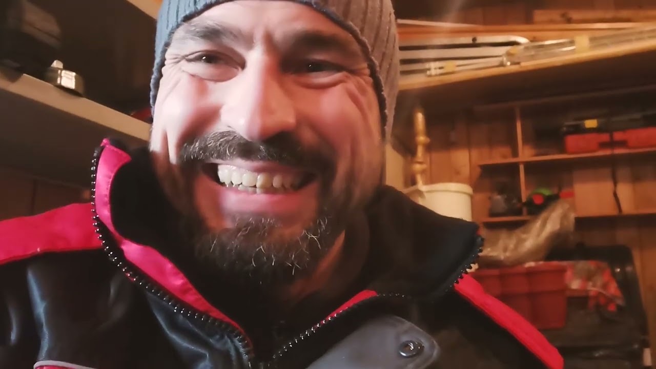 Из гаража. Подготавливаю R1100RT к сезону. Замена масла, ремня генератора, троса сцепления.