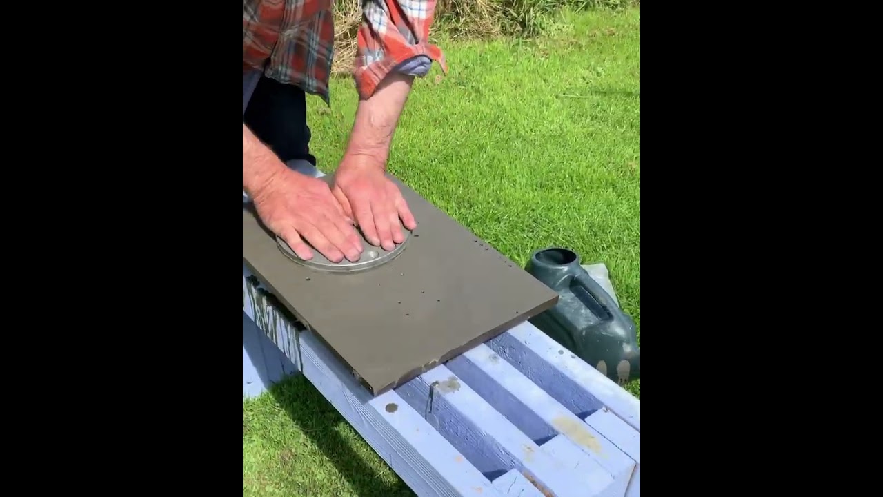 Lapping a lapidary cutting lap, using a cast iron engineers surface plate, and silicone carbide.