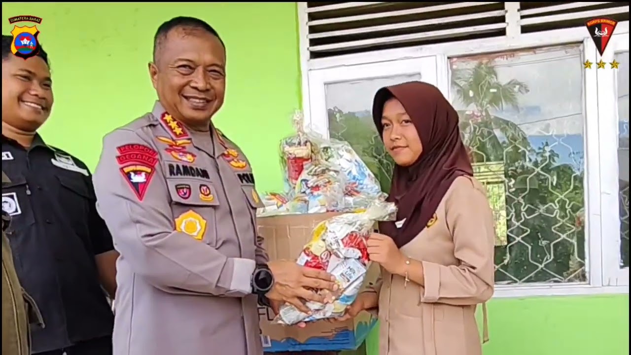 Kunjungan Dankorbrimob Polri di Nagari Salareh Aia dan Salareh Aia Timur, Kec. Palembayan.