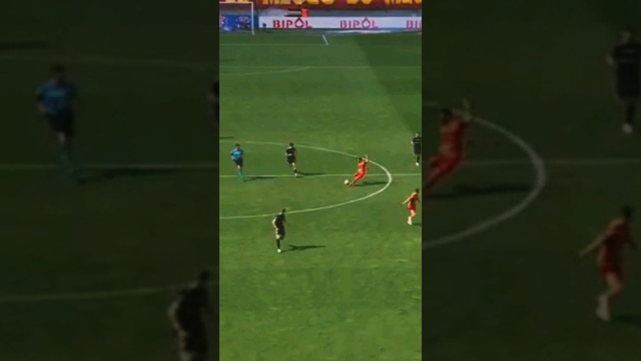 Jesus Imaz bramka przeciwko Cracovi z połowy boiska !!! 😱