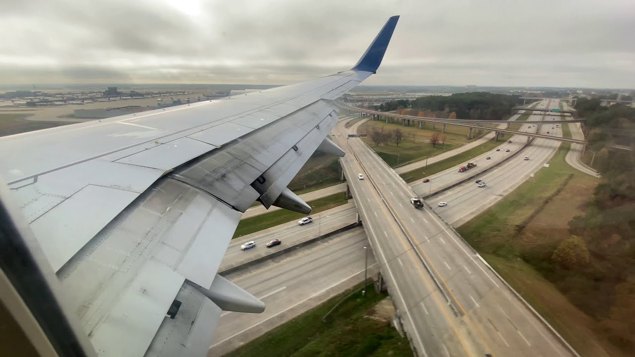 Delta Boeing 737 800 Landing at Atlanta International Airport