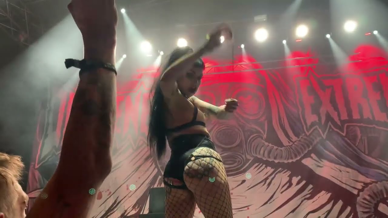 Evelyn Frantic - 99 Luftballons