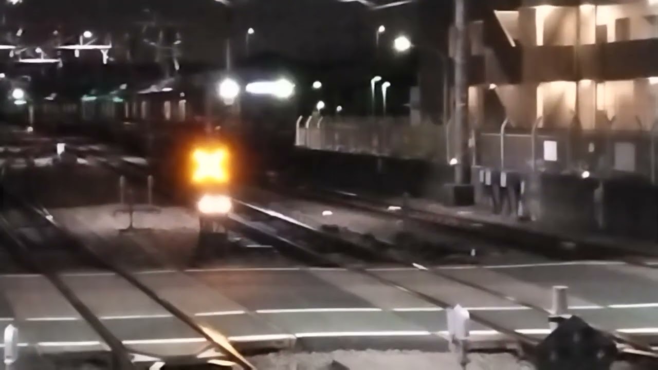 相鉄9000系9704編成快速海老名行　二俣川駅