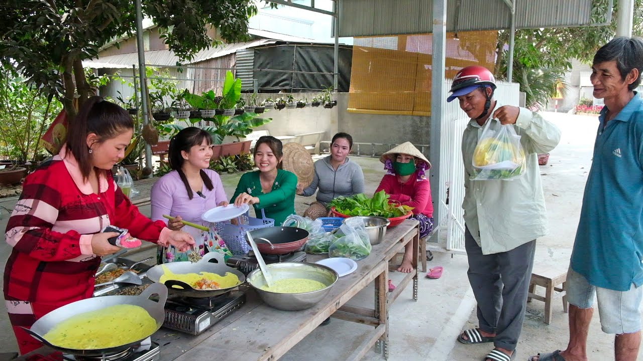 Mấy Cô Cháu Đổ Bánh Xèo nhân Hến Tép Thịt Bán món này Bà Con Rất Thích mua Không Kịp Làm | HQ #1163