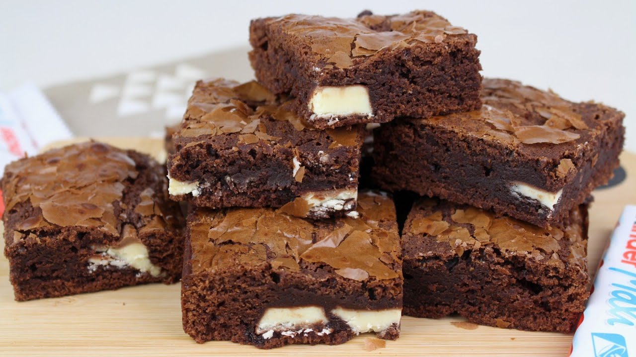 🍫Brownie de NUTELLA y BARRITAS KINDER🍫 | Brownie fácil. Receta de brownie con 4 ingredientes