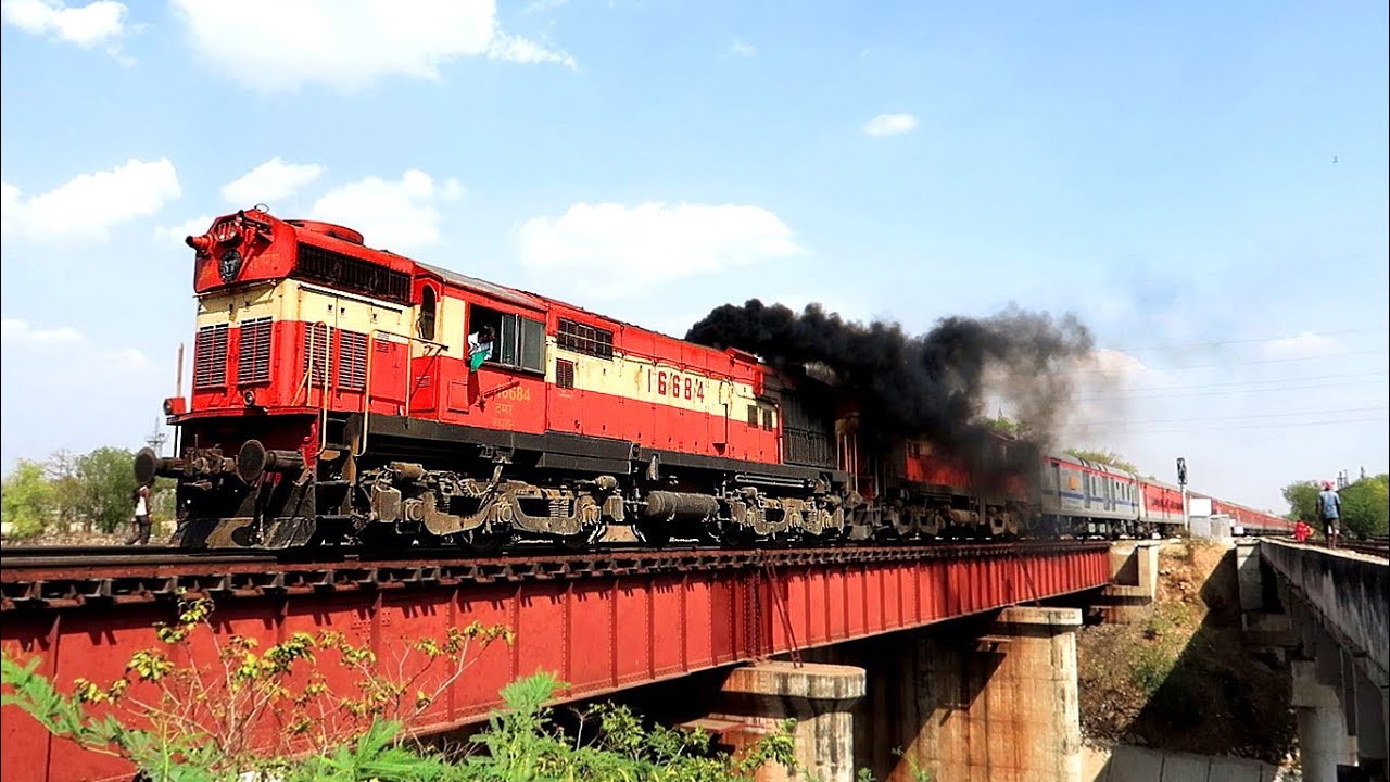 Double Diesel Take Off | Rajdhani Express vs Superfast trains WDM-3A twins