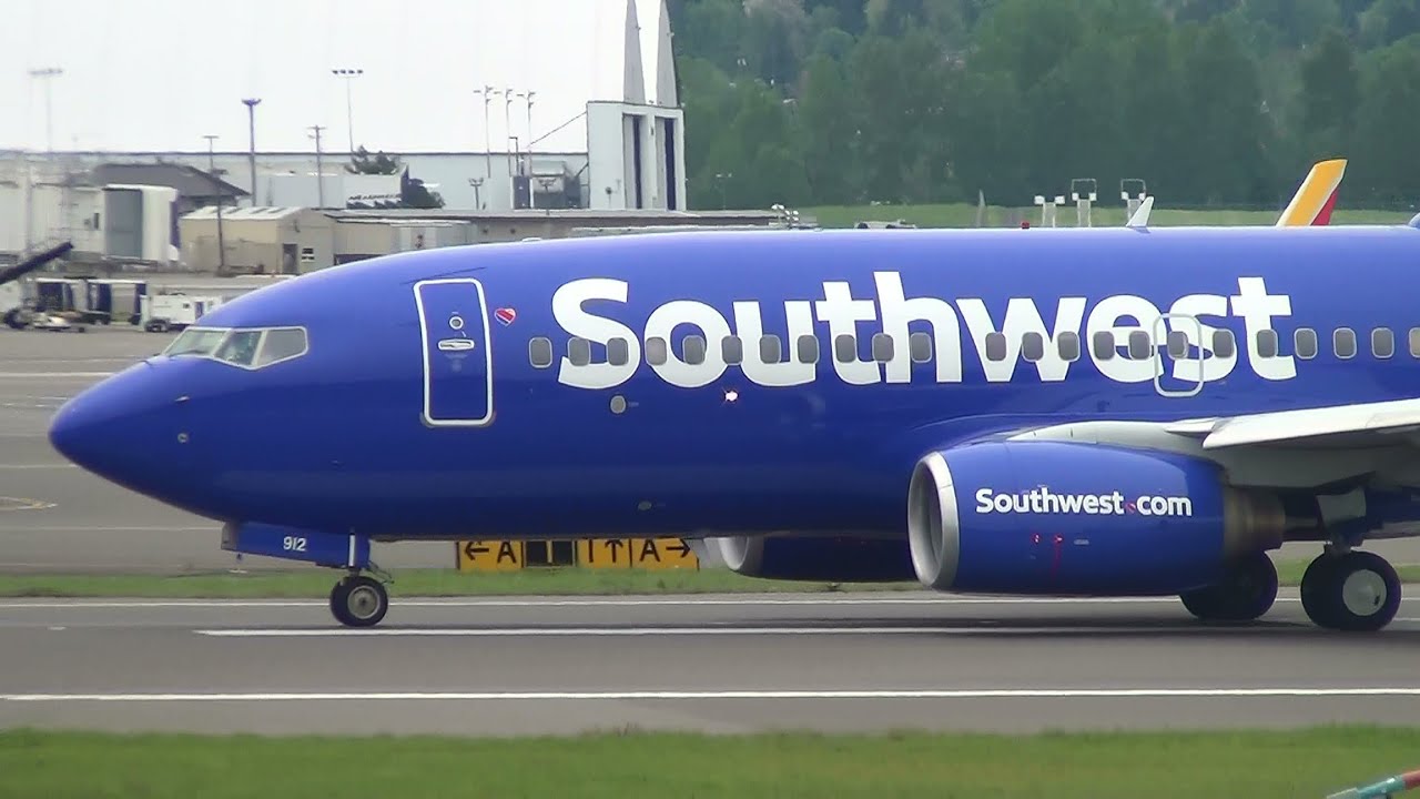 Southwest Airlines N912WN 737-700 Takeoff Portland Airport (PDX)
