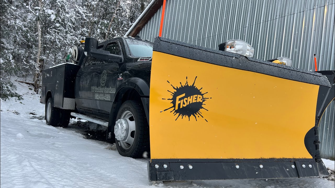 Plowing Heavy Snow With New Ram 5500 & Fisher 10.5 Foot XV2