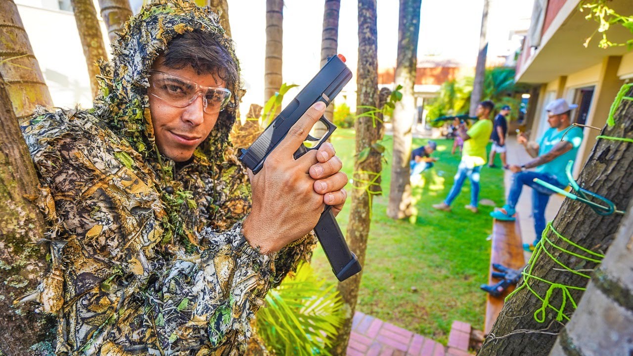 FIQUEI MUITO CAMUFLADO E ATIREI NOS MEUS AMIGOS ESCONDIDO