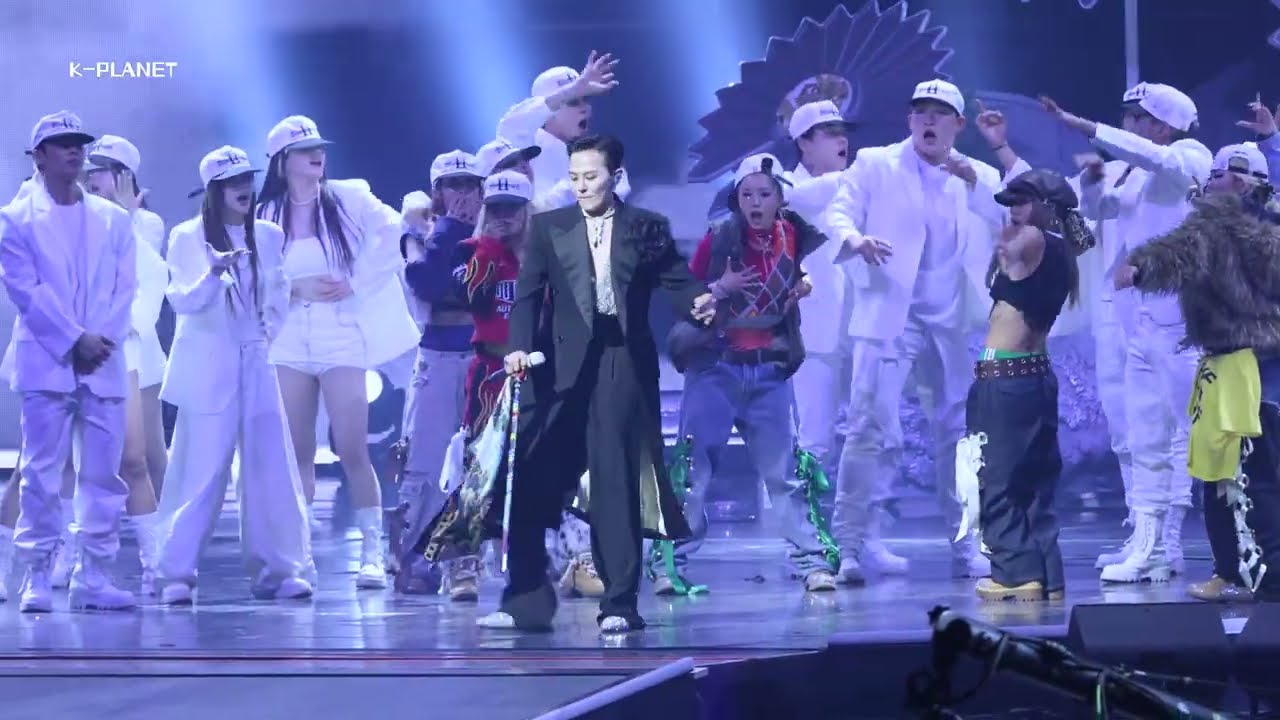 【2025 MMA】G-DRAGON (지드래곤) 'CROOKED (삐딱하게)' 4K Fancam 직캠 | 17TH MELON MUSIC AWARDS 멜론 뮤직 어워드 251220