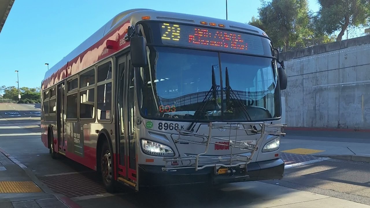 High Pitched Sounds! SF MUNI 2018 New Flyer XDE40 #8968 on 28 19th Avenue 