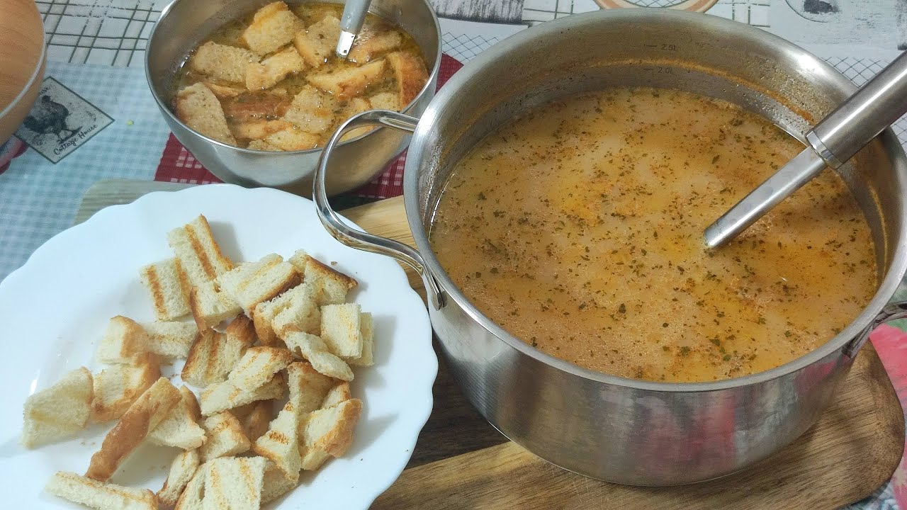 O supa usoara pentru stomac! Cum se prepara Supa De Chimen cu paine prajita