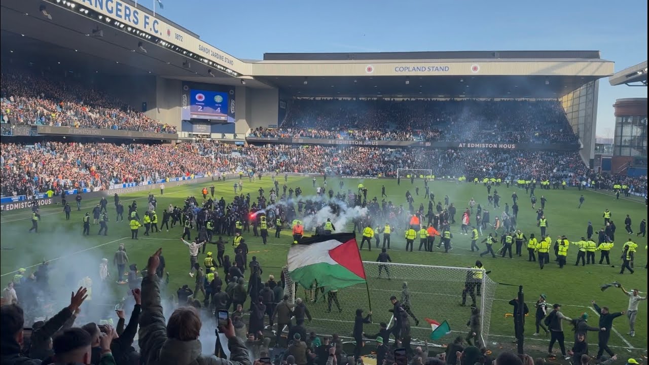 CRAZY SCENES !! ULTRA FIGHT !! RANGERS V CELTIC 2-4 !!! 
