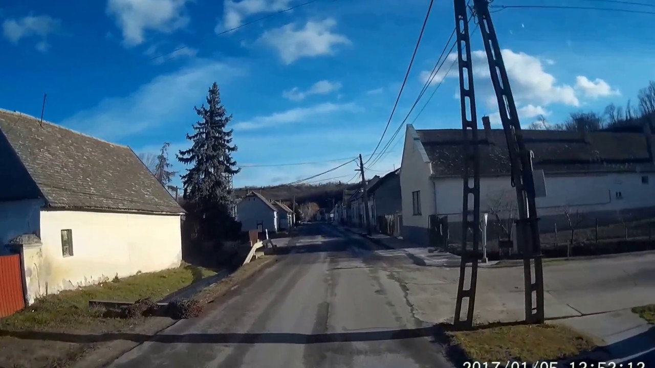 Bátaszék/1 vonult: Bátára, farakás tűzesetéhez
