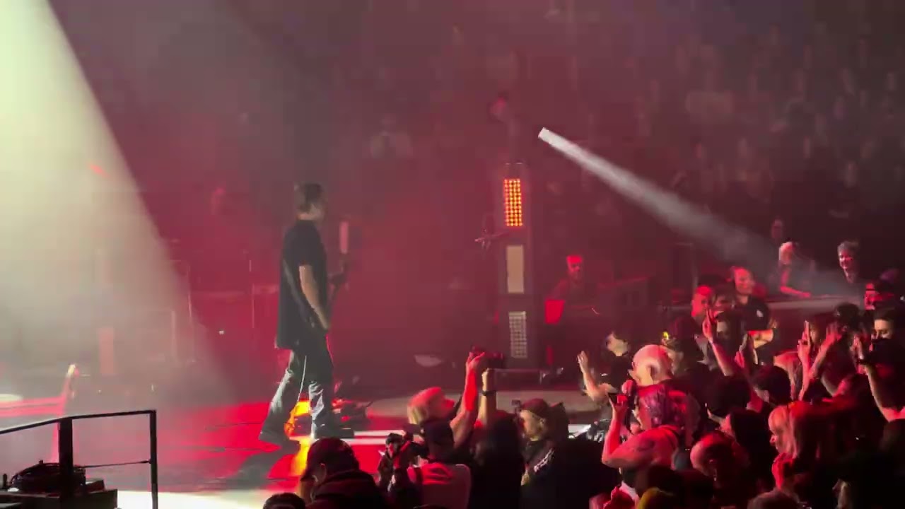 VV Ville Valo - Right Here In My Arms 10.05.2024 @ Royal Albert Hall, London