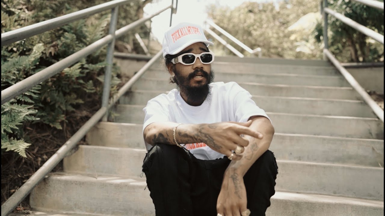 FLASHY B - “UNFAZED” (OFFICIAL MUSIC VIDEO) PROD. BY @tboogiebeats SHOT BY @ROACHFX