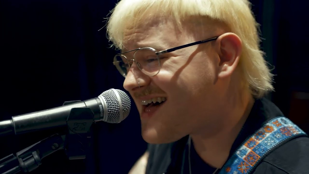 COLOHAN - 400 Miles (Official Music Video)