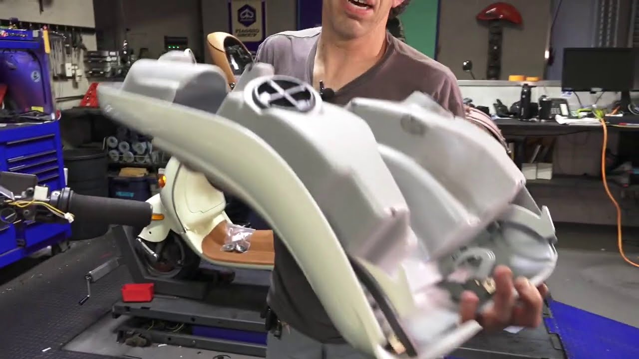 How To Completely De-Trim a Vespa ET4