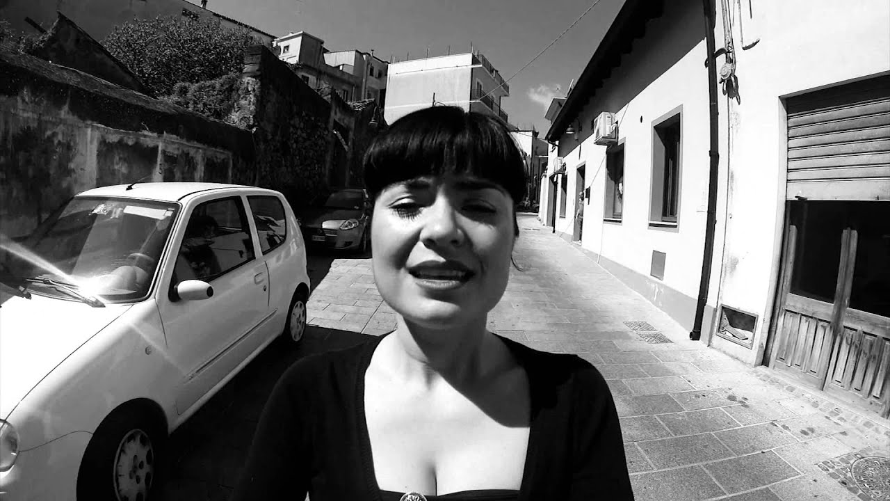 Claudia Aru 